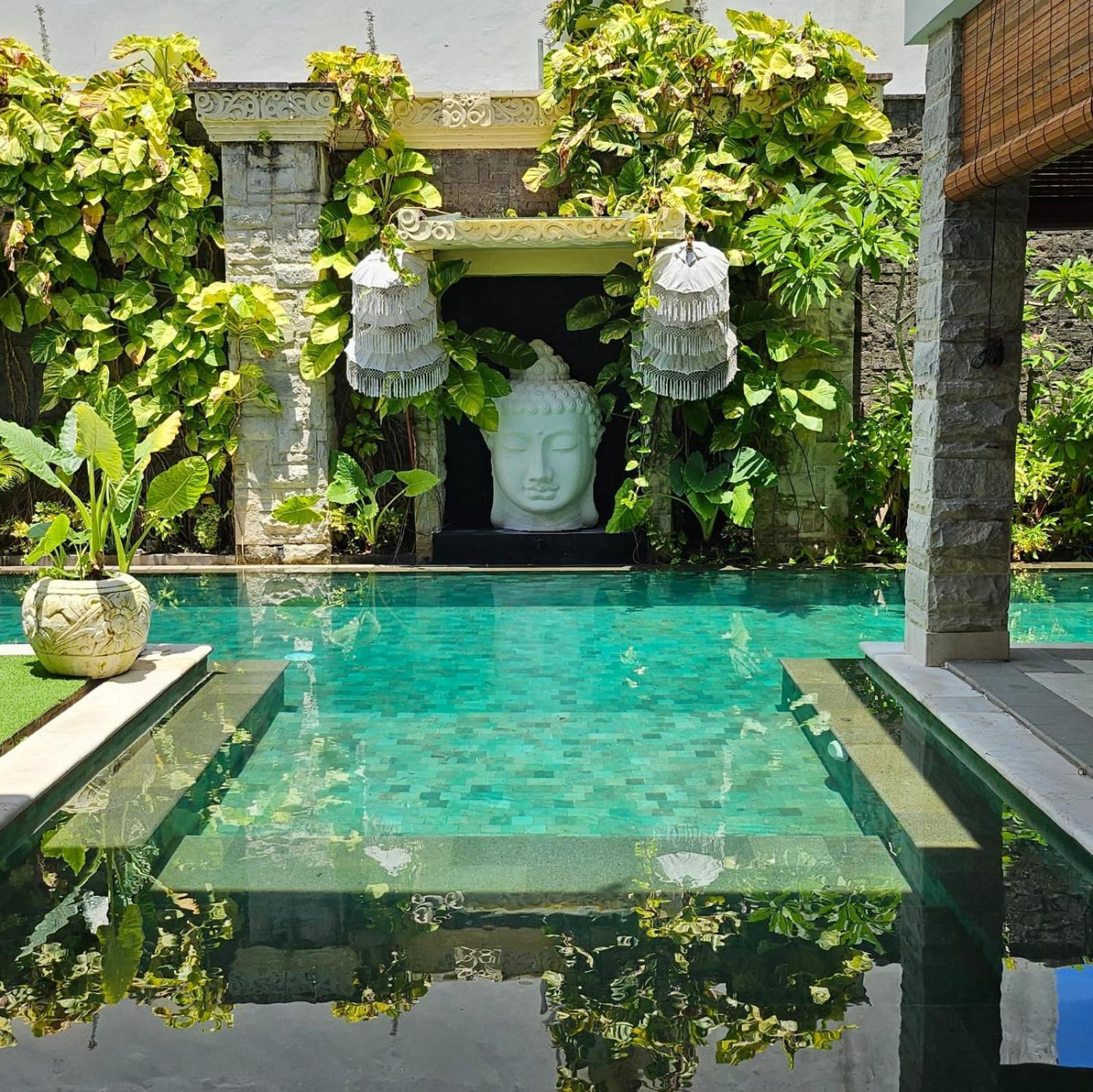 Puri Ratu Jimbaran Hotel Buitenkant foto