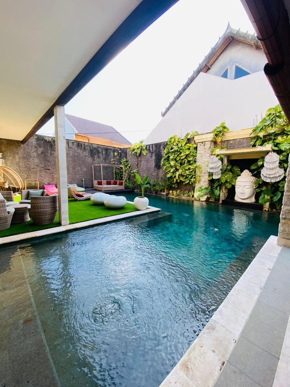 Puri Ratu Jimbaran Hotel Buitenkant foto
